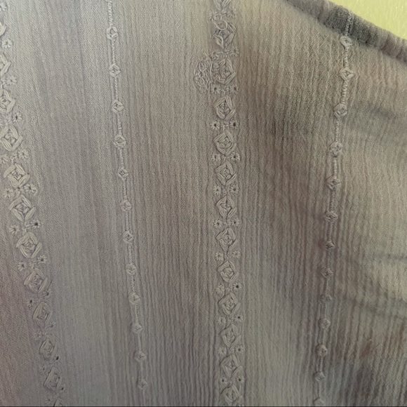 Universal Threads Cropped V-Neck with Bell Sleeves - Picture 6 of 6